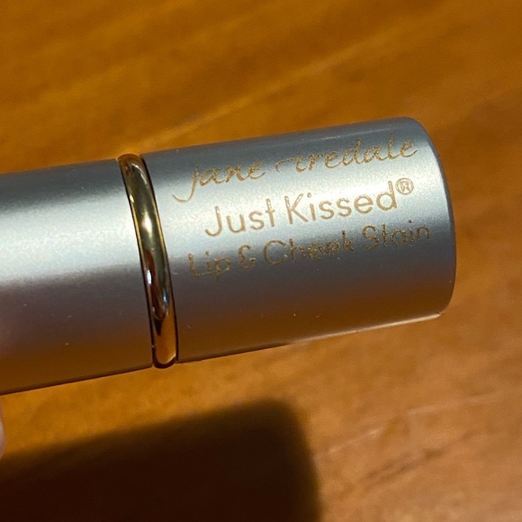 Jane Airedale Just Kissed Lip and Cheek Stain - Picture 6 of 15